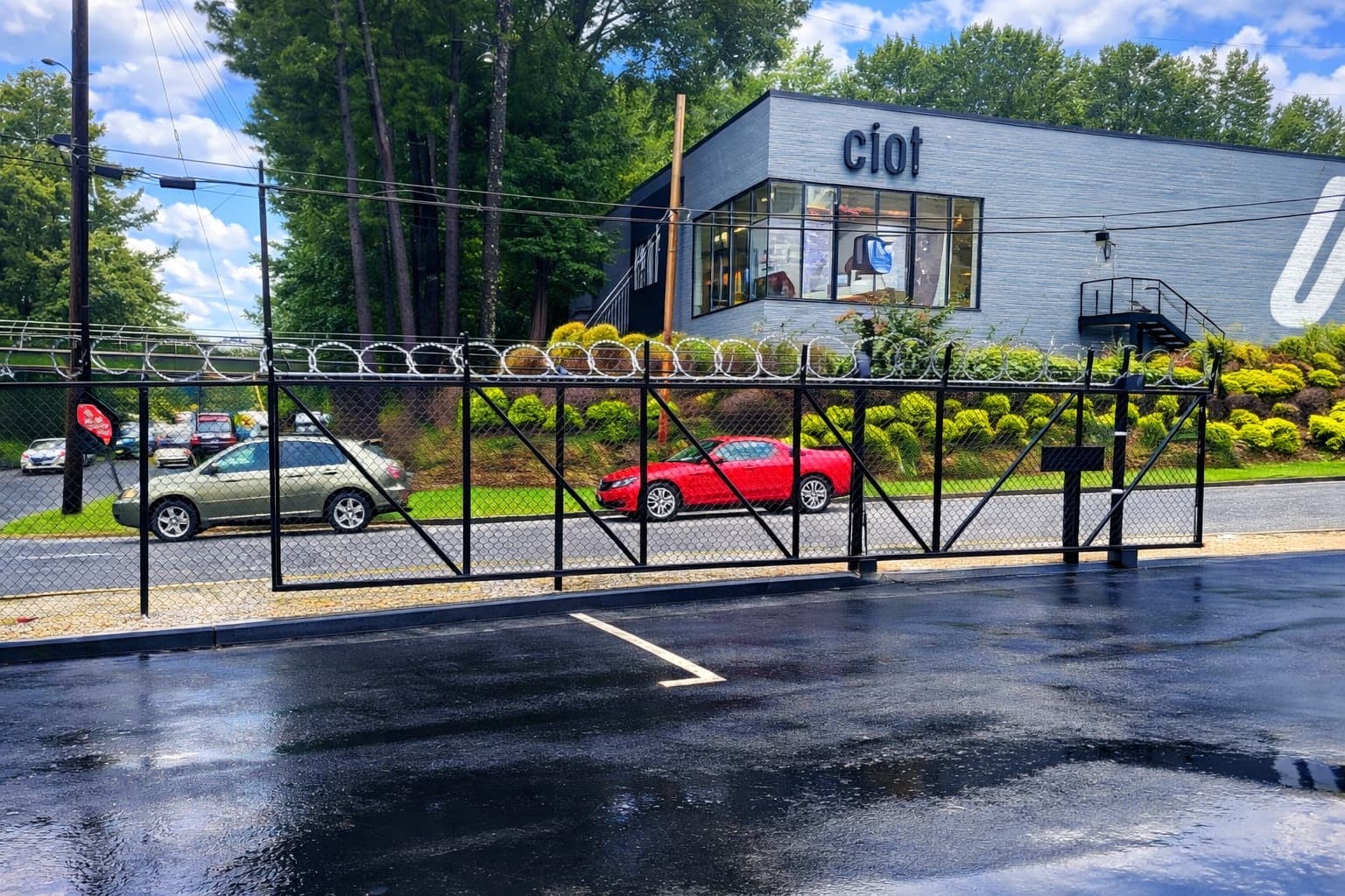 Commercial chain link fence installation in Atlanta, GA